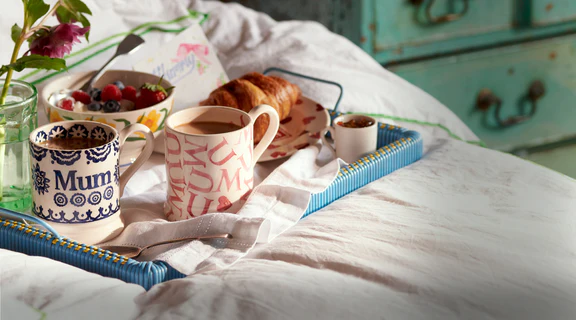 Iconic British Pottery, Hand-Decorated